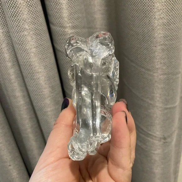 SOLD Glass Elephant Statue - Good Luck Elephant - Glass Elephant Figurine - Picture 6 of 12